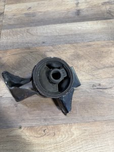 подушка двигателя правая ACURA MDX HONDA MDX OEM 50820-S3V-A91 YD1 2004