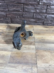 Ступица передняя правая BP4L-33-060A. BR5S-33-021 MAZDA AXELA