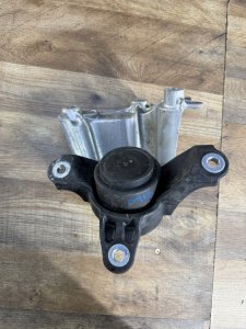 подушка двигателя левая HONDA ACCORD OEM 50870-TA0-A03 CU2 2008