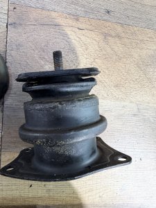 подушка двигателя правая HONDA RAFAGA OEM 50810-SW3-003 CE4 1994