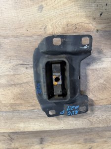 подушка двигателя левая BP4N-39-070C MAZDA AXELA
