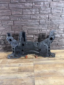 Балка подвески ПЕРЕДНЯЯ BP4K-34-800K MAZDA AXELA