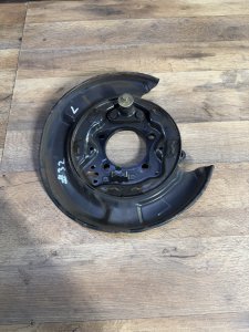 кожух тормозного диска задний левый TOYOTA CAMRY OEM 46504-33030 ACV30 2004