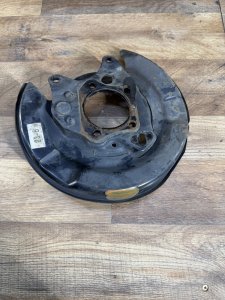 кожух тормозного диска задний правый 46503-33030 TOYOTA CAMRY