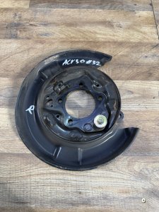 кожух тормозного диска задний правый TOYOTA CAMRY OEM 46503-33030 ACV30 2004
