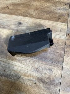 крышка корпуса воздушного фильтра ZJ01-13-284B MAZDA AXELA