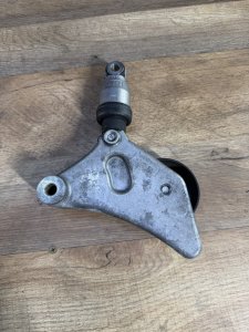 Натяжитель ремня TOYOTA CAMRY OEM 16620-28011 ACV30 2002