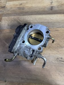 Дроссельная заслонка TOYOTA CAMRY OEM 22030-28030 22030-28040 ACV30 2002