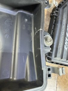 Корпус воздушного фильтра HONDA STREAM OEM 17211-PLD-000. 17205-PLD-000 RN1 2002