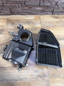 Корпус воздушного фильтра HONDA STREAM OEM 17211-PLD-000. 17205-PLD-000 RN1 2002