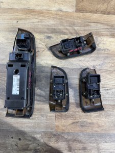 Блок управления стеклоподъемниками HONDA ACCORD TORNEO OEM 83511-S0A-J00ZA. 35750-S0A-901. 83511-S0A-J00ZA. 35760-S0A-901. 83711-S0A-J00ZA. 83711-S0A-J00ZA. 35760-S0A-901 CF3 CF4 CF5 CF6 CF7 CL1 CL2 CL3 CH9 2002