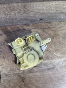 Замок двери передний левый 72155-S84-A01 HONDA ODYSSEY