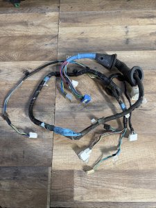 Проводка двери передней правой 821513T120 TOYOTA CAMRY
