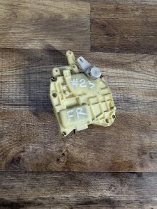 Замок двери передний правый HONDA ACCORD TORNEO OEM 72115-S84-A11 CF4 CF4 CF5 CF6 CF7 CL1 CL2 CL3 CH9 1999
