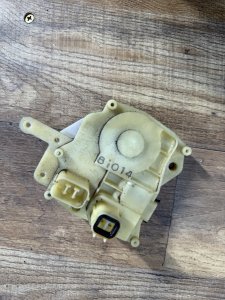 Замок двери передний левый HONDA ACCORD TORNEO OEM 72155-S84-A01 CF4 CF4 CF5 CF6 CF7 CL1 CL2 CL3 CH9 1999