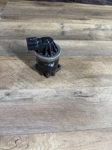 Клапан EGR HONDA ACCORD OEM 18011-RBA-000 CL9 CL8 CL7 2007